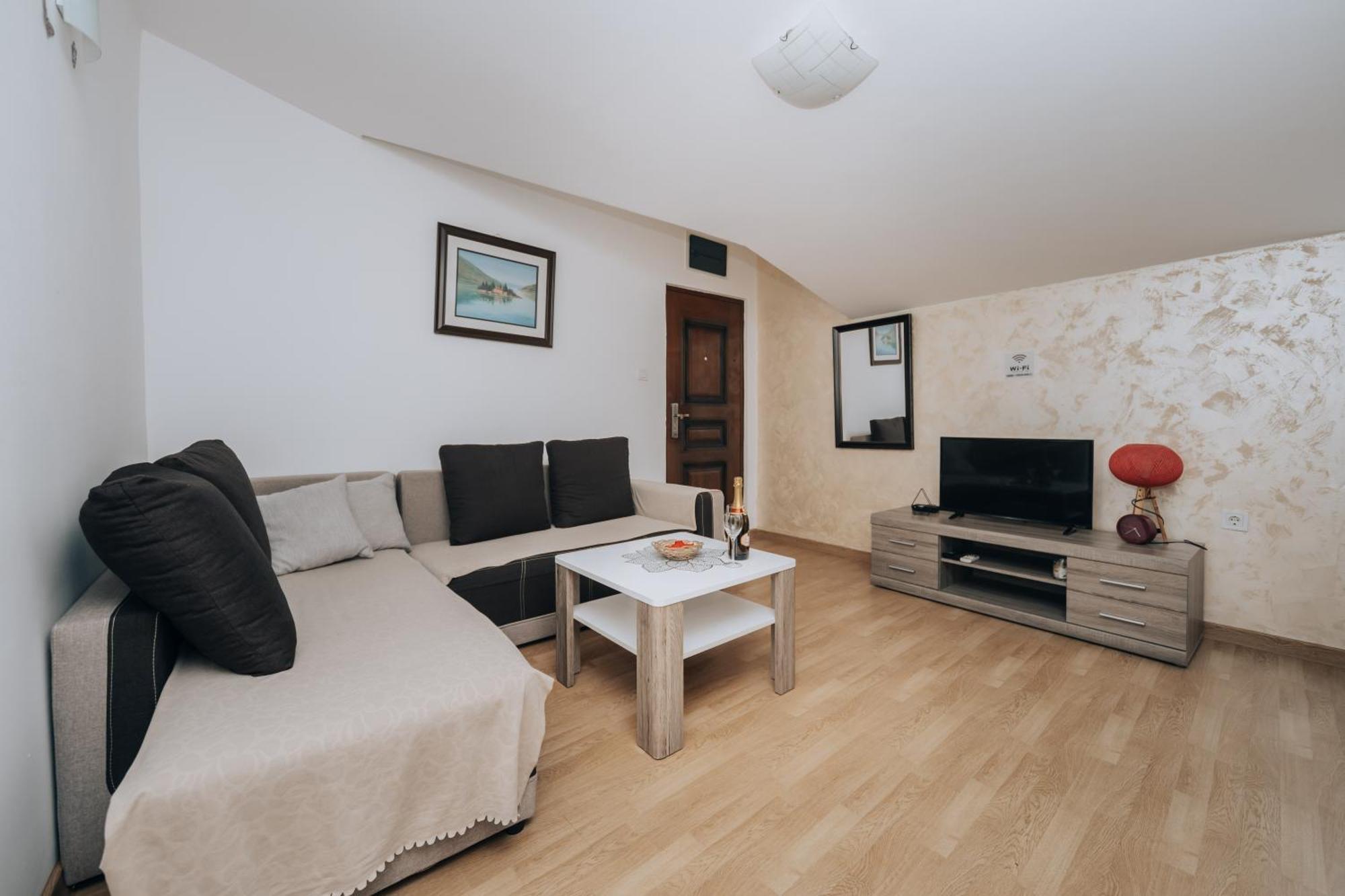 Paradise Bay Apartments Kotor Extérieur photo