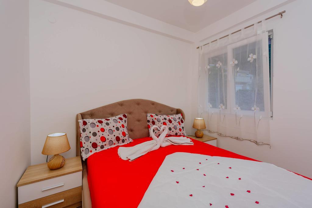 Paradise Bay Apartments Kotor Extérieur photo
