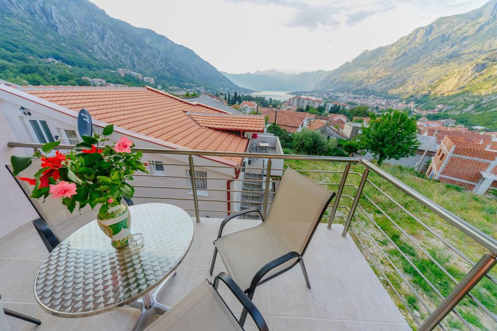 Paradise Bay Apartments Kotor Extérieur photo