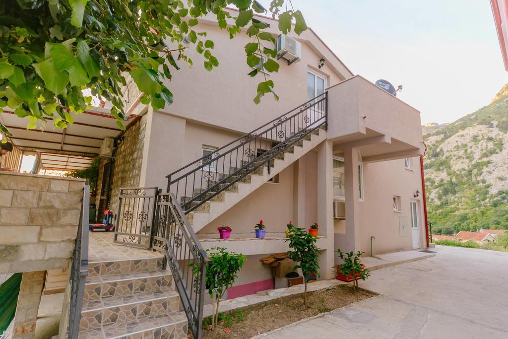 Paradise Bay Apartments Kotor Extérieur photo