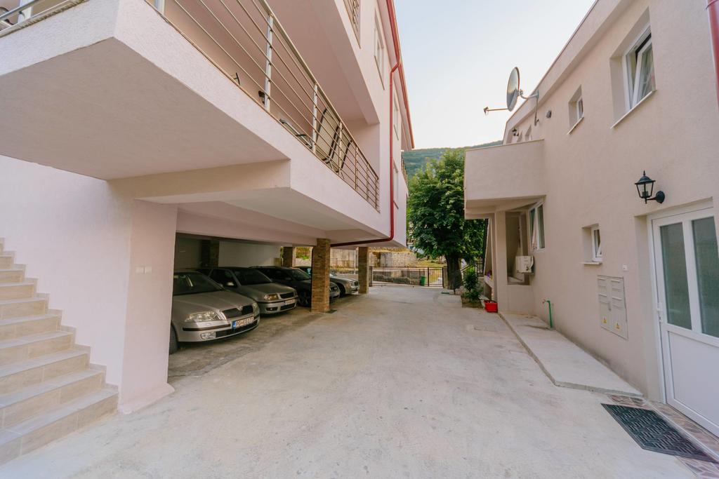 Paradise Bay Apartments Kotor Extérieur photo
